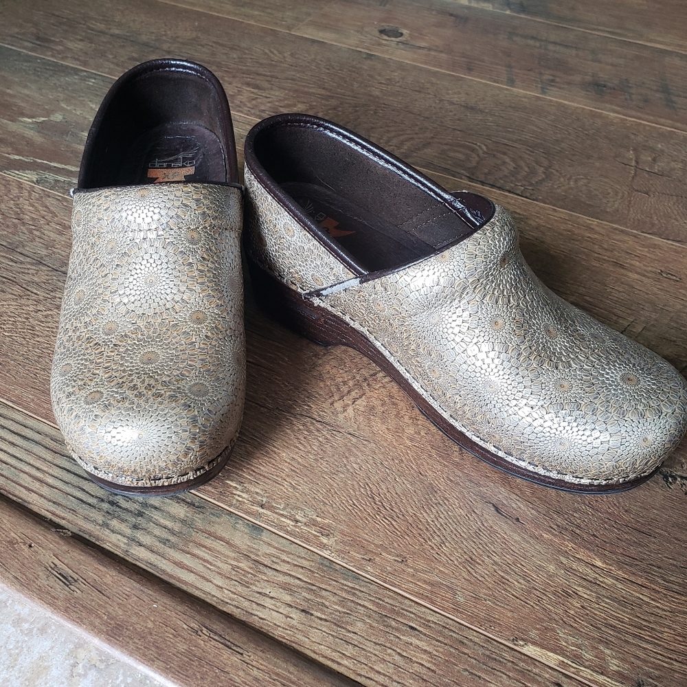 Dansko XP clogs